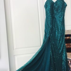 BEAUTIFUL sequin prom or homecoming dress